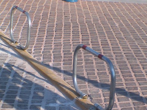 2-leg parking barrier in application